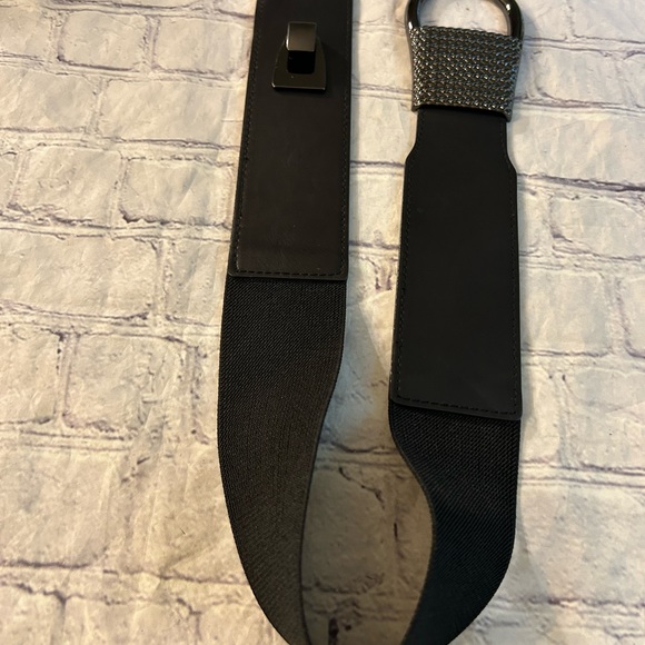 BLACK STRETCH EMBOSSED BUCKLE GUNMETAL WIDE BELT - Picture 6 of 11